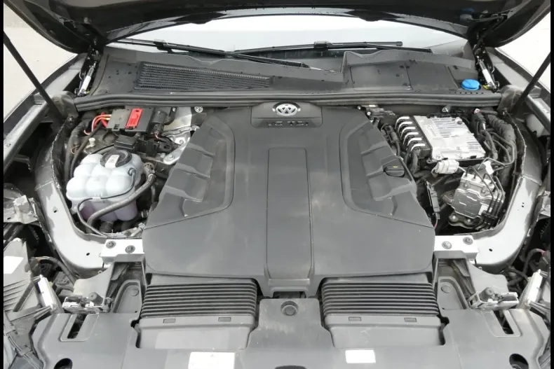 Volkswagen Touareg din 2024 cu 58.016 km - oferta VOL175259 - foto 47