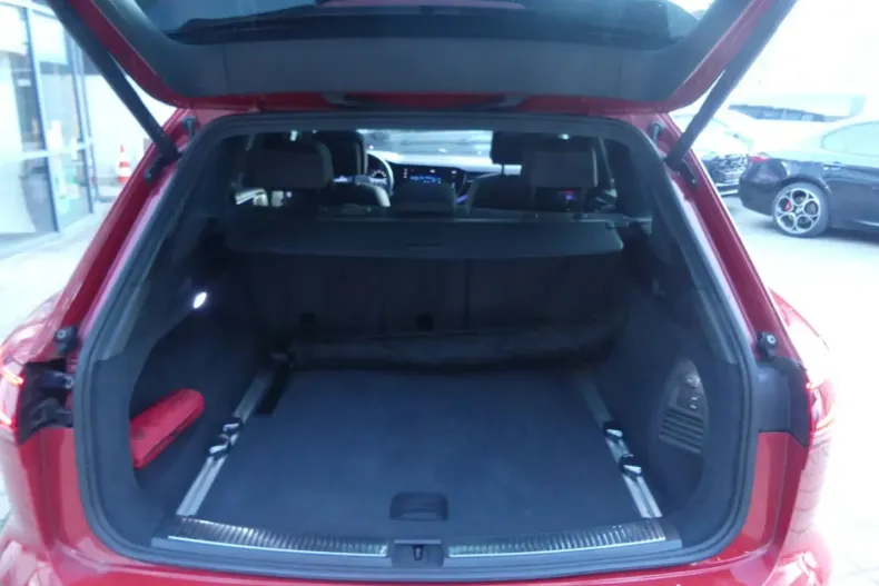 Volkswagen Touareg din 2024 cu 45.025 km - oferta VOL175260 - foto 29