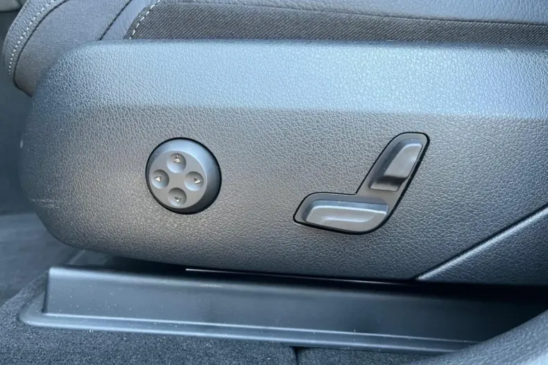 Mercedes-Benz GLC 200 din 2025 cu 12.000 km - oferta MER175291 - foto 7