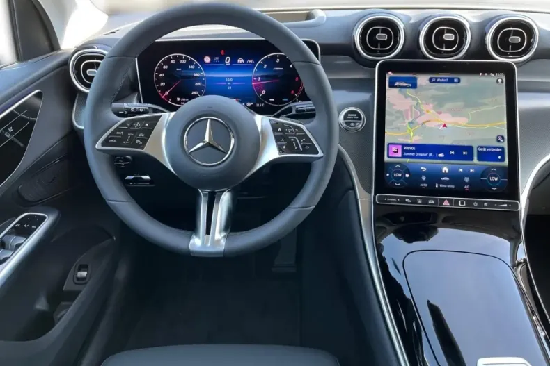 Mercedes-Benz GLC 200 din 2025 cu 12.000 km - oferta MER175291 - foto 9