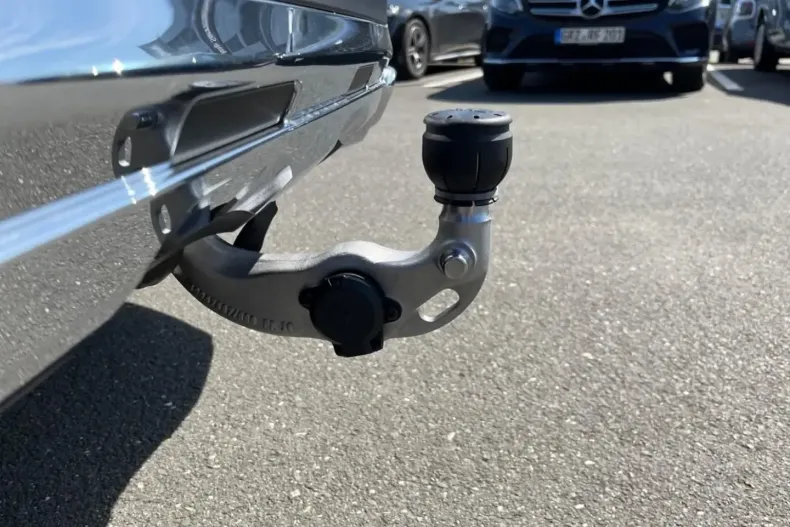 Mercedes-Benz GLC 200 din 2025 cu 12.000 km - oferta MER175291 - foto 13