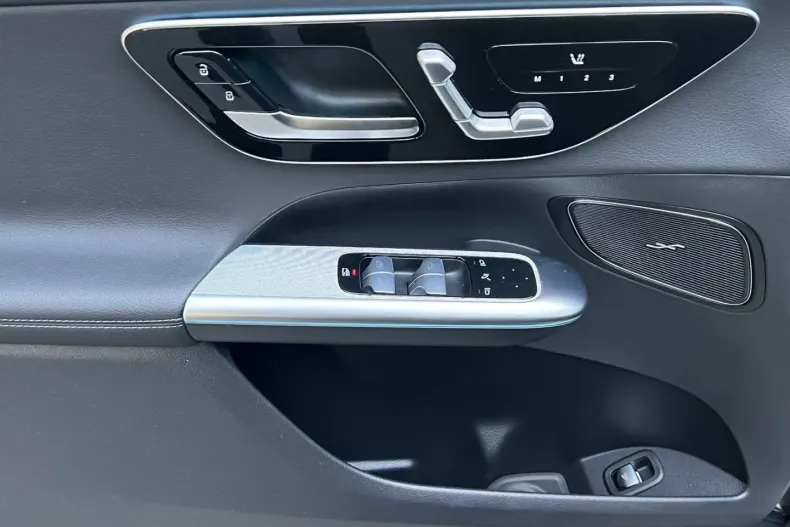 Mercedes-Benz GLC 220 din 2024 cu 41.223 km - oferta MER175300 - foto 22