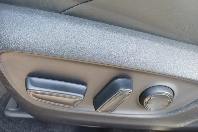 Toyota RAV4 din 2021 cu 71.965 km - oferta TOY175301 - foto 13