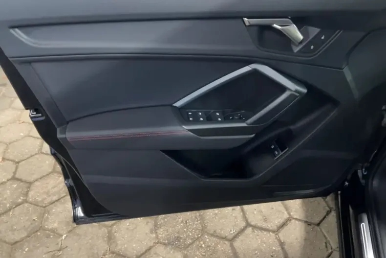 Audi Q3 din 2022 cu 30.620 km - oferta AUD175303 - foto 11