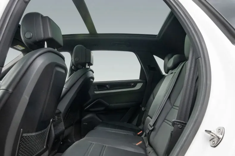 Porsche Cayenne din 2024 cu 17.900 km - oferta POR175332 - foto 17