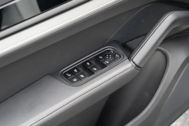 Porsche Cayenne din 2024 cu 17.900 km - oferta POR175332 - foto 21