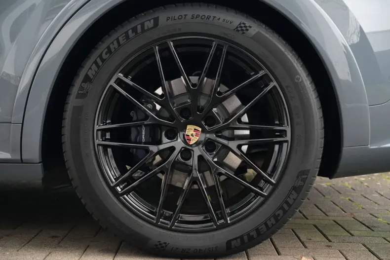 Porsche Cayenne din 2024 cu 34.500 km - oferta POR175357 - foto 17