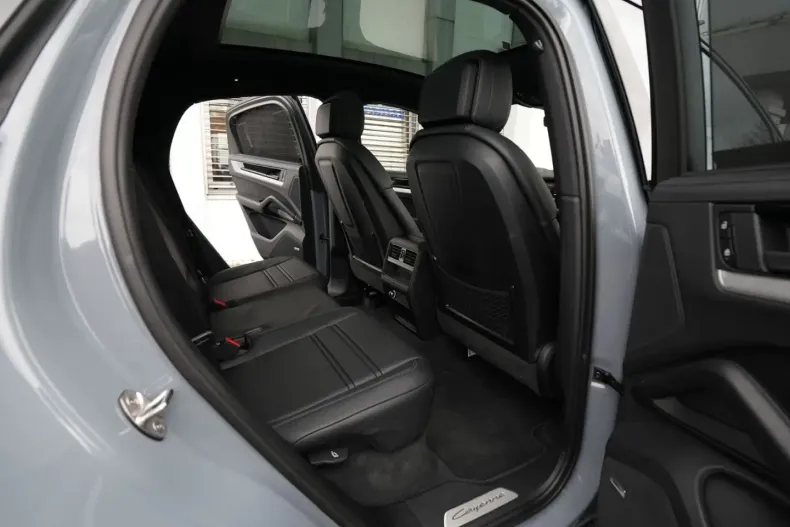 Porsche Cayenne din 2024 cu 34.500 km - oferta POR175357 - foto 39