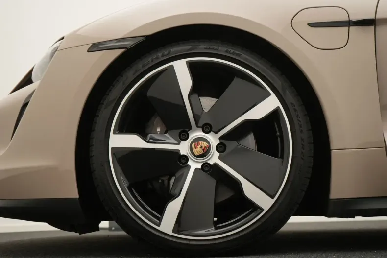 Porsche Taycan din 2022 cu 55.600 km - oferta POR175359 - foto 4