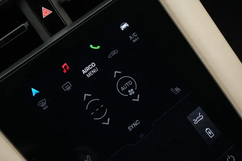 Porsche Taycan din 2022 cu 55.600 km - oferta POR175359 - foto 30