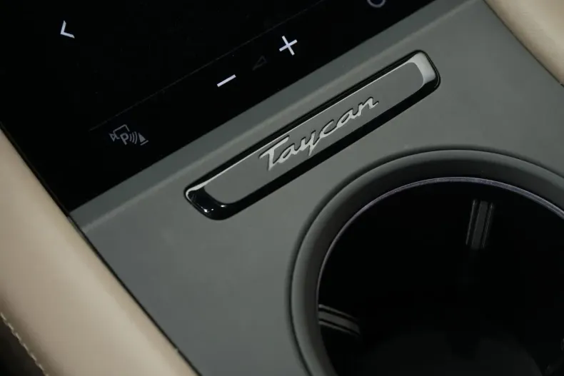 Porsche Taycan din 2022 cu 55.600 km - oferta POR175359 - foto 37