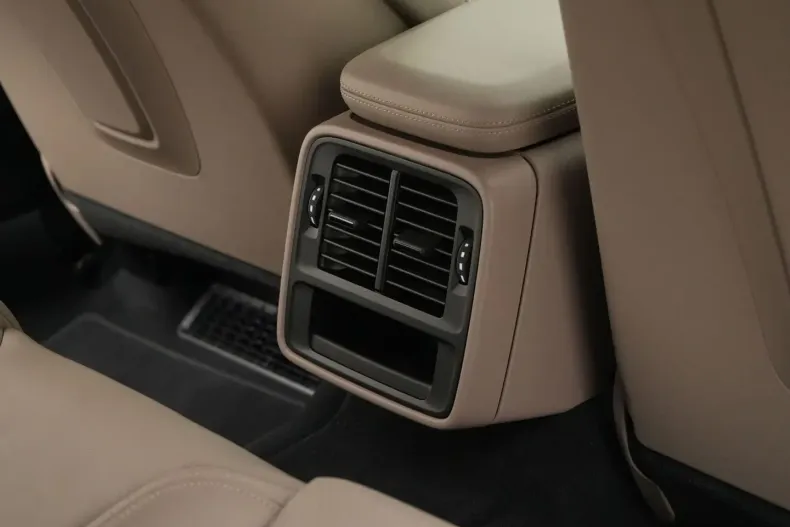 Porsche Taycan din 2022 cu 55.600 km - oferta POR175359 - foto 45