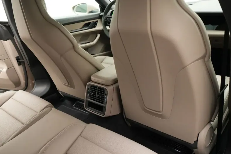 Porsche Taycan din 2022 cu 55.600 km - oferta POR175359 - foto 46