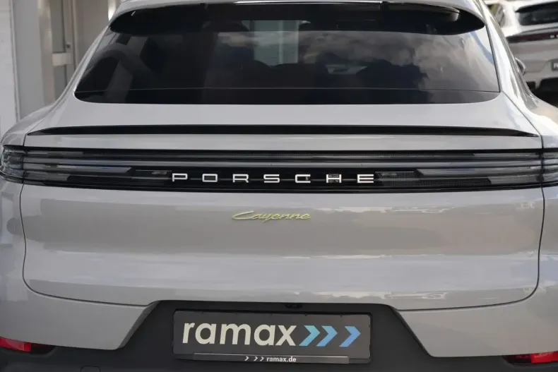 Porsche Cayenne din 2024 cu 19.000 km - oferta POR175361 - foto 17