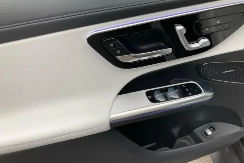 Mercedes-Benz GLC 220 din 2024 cu 12.600 km - oferta MER175363 - foto 9