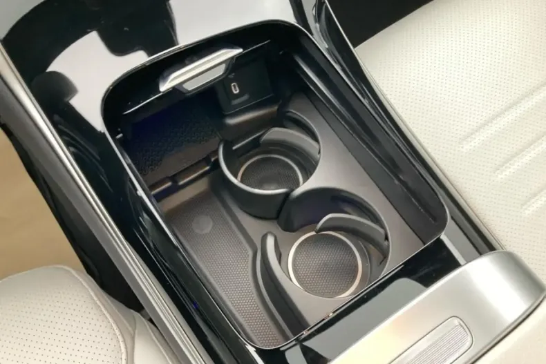 Mercedes-Benz GLC 220 din 2024 cu 12.600 km - oferta MER175363 - foto 11