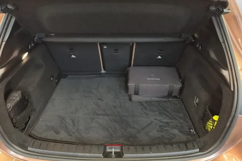 Mercedes-Benz GLA 250 din 2021 cu 56.181 km - oferta MER175368 - foto 10