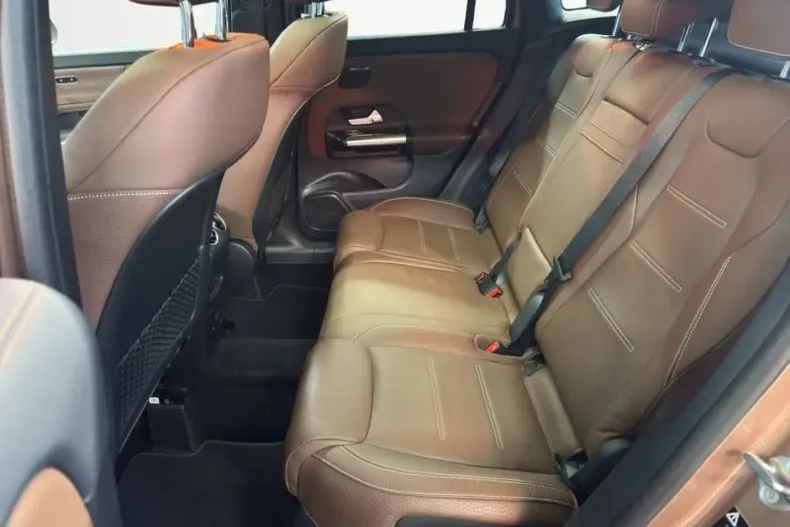 Mercedes-Benz GLA 250 din 2021 cu 56.181 km - oferta MER175368 - foto 19