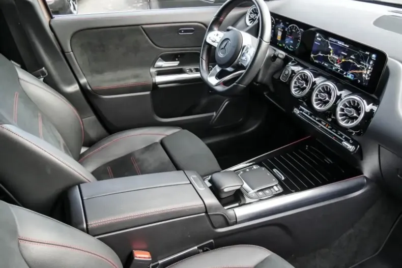 Mercedes-Benz GLA 250 din 2022 cu 34.580 km - oferta MER175370 - foto 3