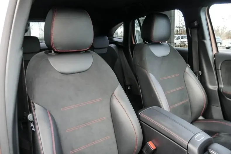 Mercedes-Benz GLA 250 din 2022 cu 34.580 km - oferta MER175370 - foto 6