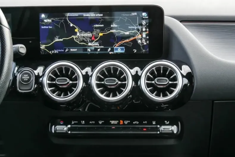 Mercedes-Benz GLA 250 din 2022 cu 34.580 km - oferta MER175370 - foto 7