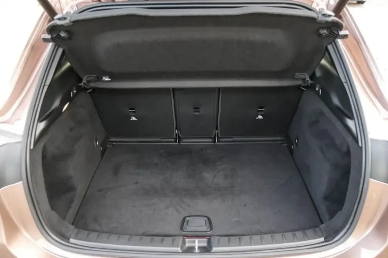 Mercedes-Benz GLA 250 din 2022 cu 34.580 km - oferta MER175370 - foto 8