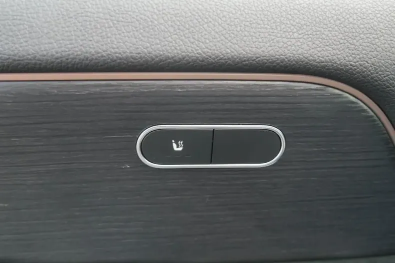 Mercedes-Benz GLA 250 din 2022 cu 34.580 km - oferta MER175370 - foto 13