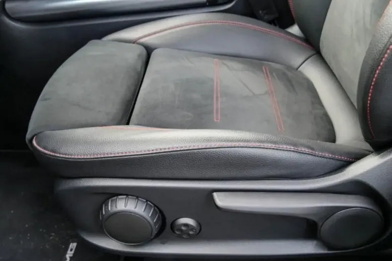 Mercedes-Benz GLA 250 din 2022 cu 34.580 km - oferta MER175370 - foto 14