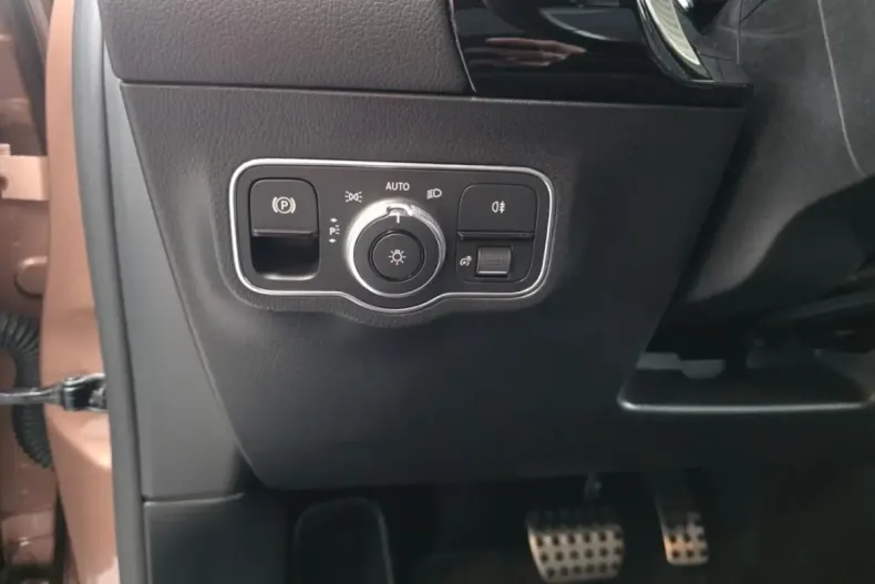 Mercedes-Benz GLA 250 din 2022 cu 34.580 km - oferta MER175370 - foto 19