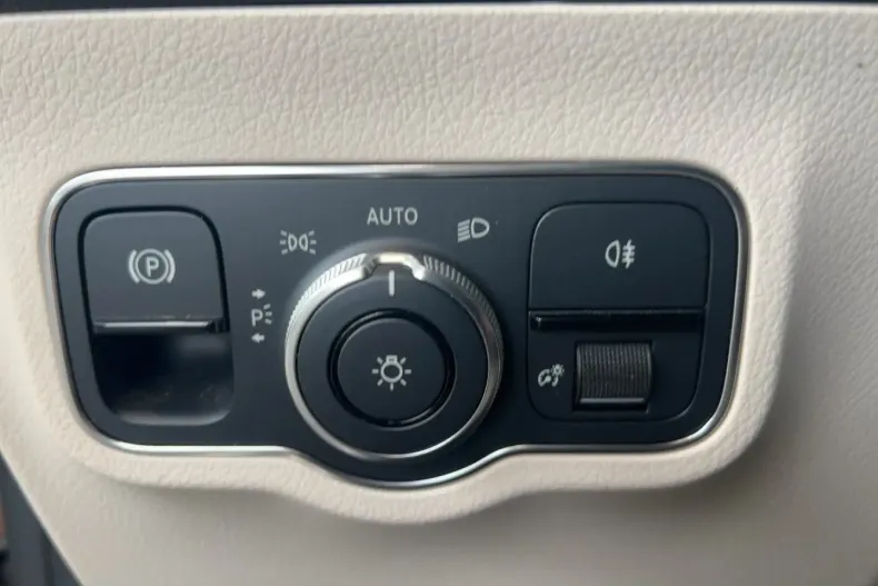 Mercedes-Benz GLA 250 din 2022 cu 20.815 km - oferta MER175371 - foto 18