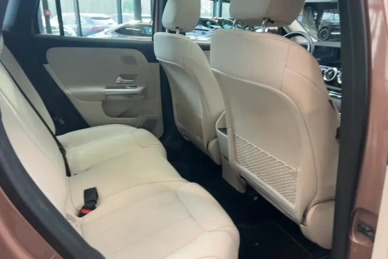 Mercedes-Benz GLA 250 din 2022 cu 20.815 km - oferta MER175371 - foto 20