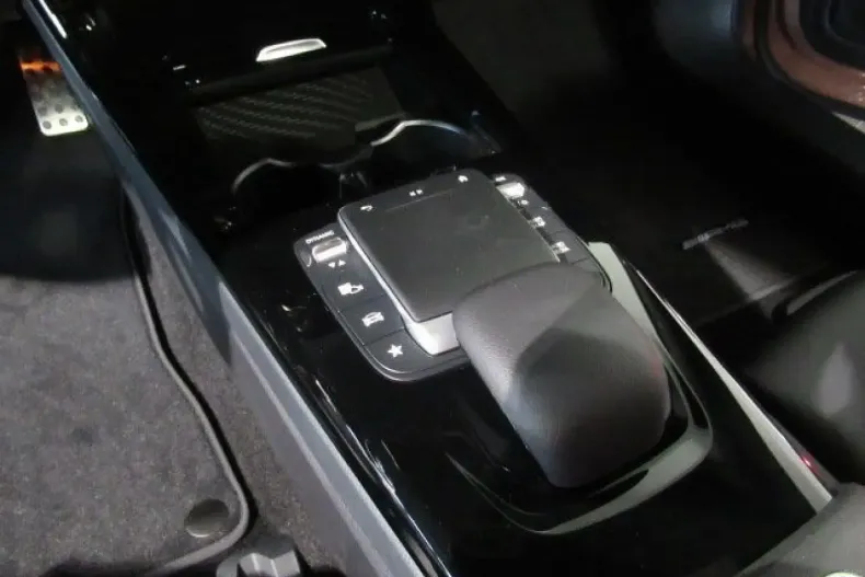 Mercedes-Benz CLA 200 din 2021 cu 56.368 km - oferta MER175372 - foto 5