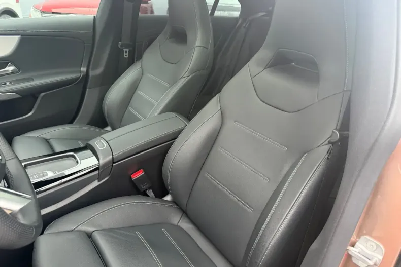 Mercedes-Benz CLA 200 din 2023 cu 8.150 km - oferta MER175374 - foto 10