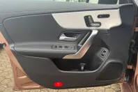 Mercedes-Benz CLA 200 din 2023 cu 8.150 km - oferta MER175374 - foto 11