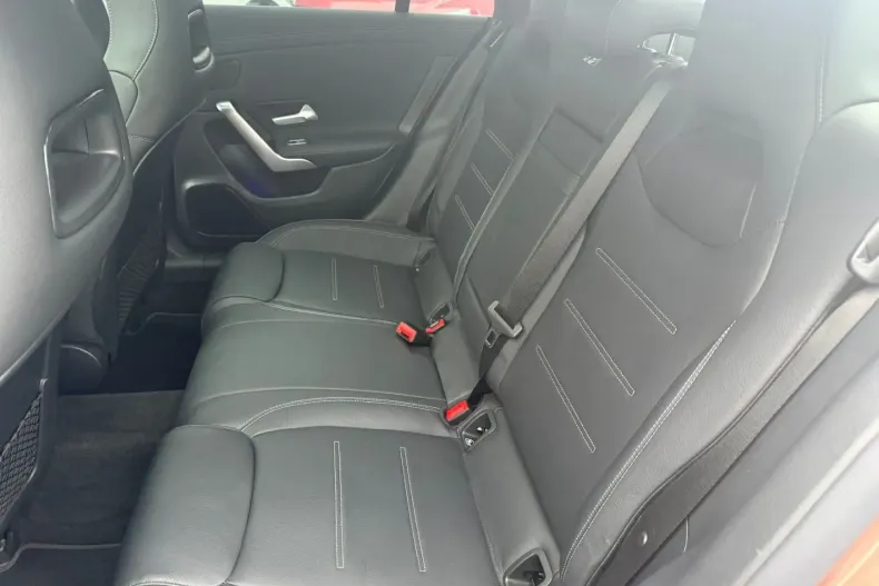 Mercedes-Benz CLA 200 din 2023 cu 8.150 km - oferta MER175374 - foto 18