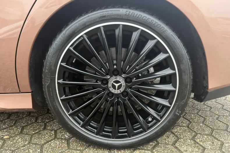 Mercedes-Benz CLA 200 din 2023 cu 8.150 km - oferta MER175374 - foto 21