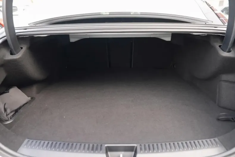 Mercedes-Benz E 300 din 2024 cu 8.400 km - oferta MER175376 - foto 6