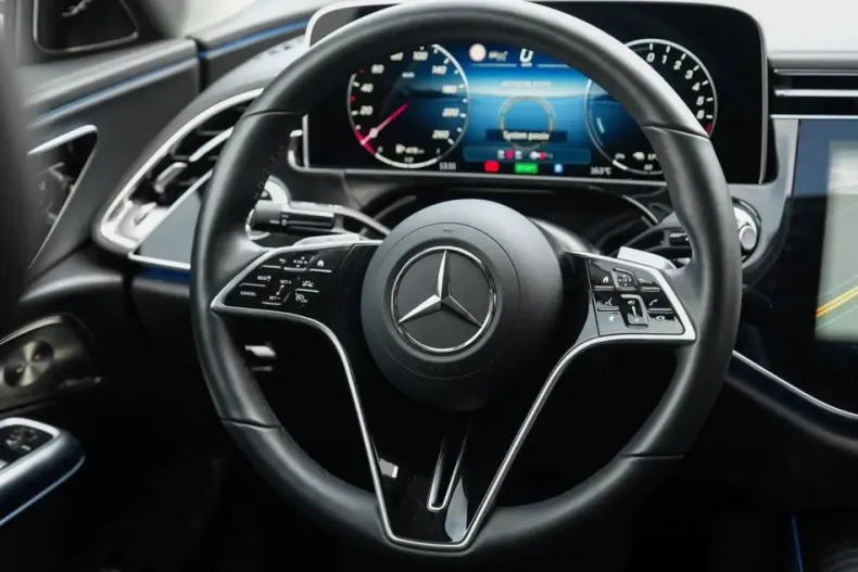 Mercedes-Benz E 300 din 2024 cu 8.400 km - oferta MER175376 - foto 8