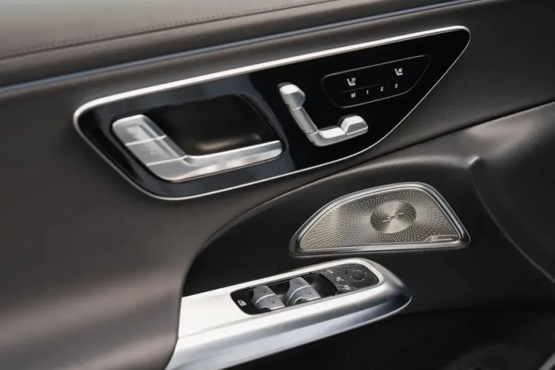 Mercedes-Benz E 300 din 2024 cu 8.400 km - oferta MER175376 - foto 17