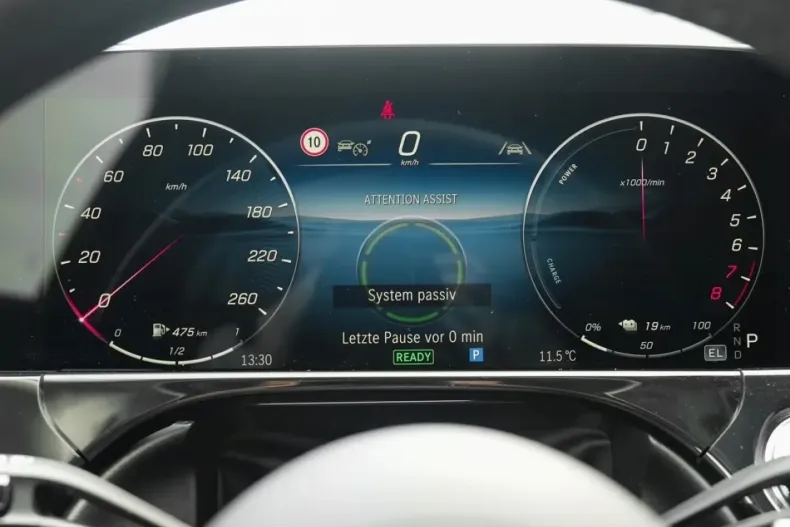 Mercedes-Benz E 300 din 2024 cu 8.400 km - oferta MER175376 - foto 19