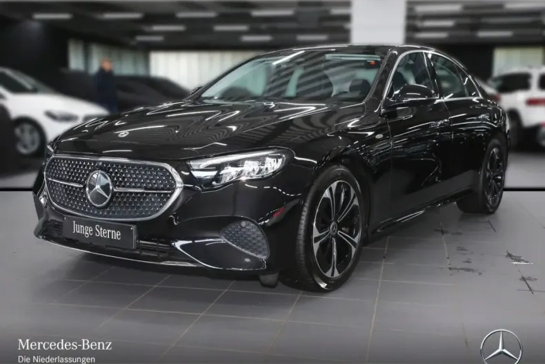 Mercedes-Benz E 300 din 2025 cu 9.518 km - oferta MER175378 - foto 1