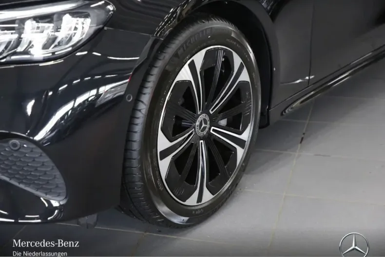 Mercedes-Benz E 300 din 2025 cu 9.518 km - oferta MER175378 - foto 3