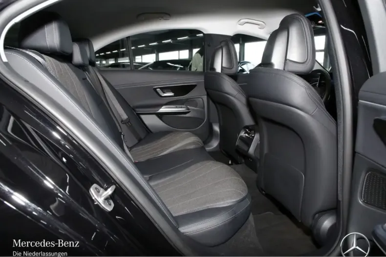 Mercedes-Benz E 300 din 2025 cu 9.518 km - oferta MER175378 - foto 9