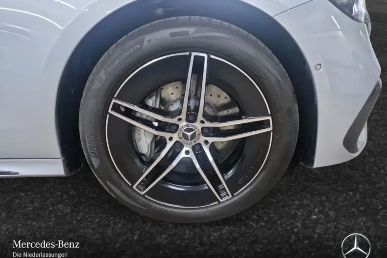 Mercedes-Benz E 300 din 2025 cu 14.681 km - oferta MER175379 - foto 4