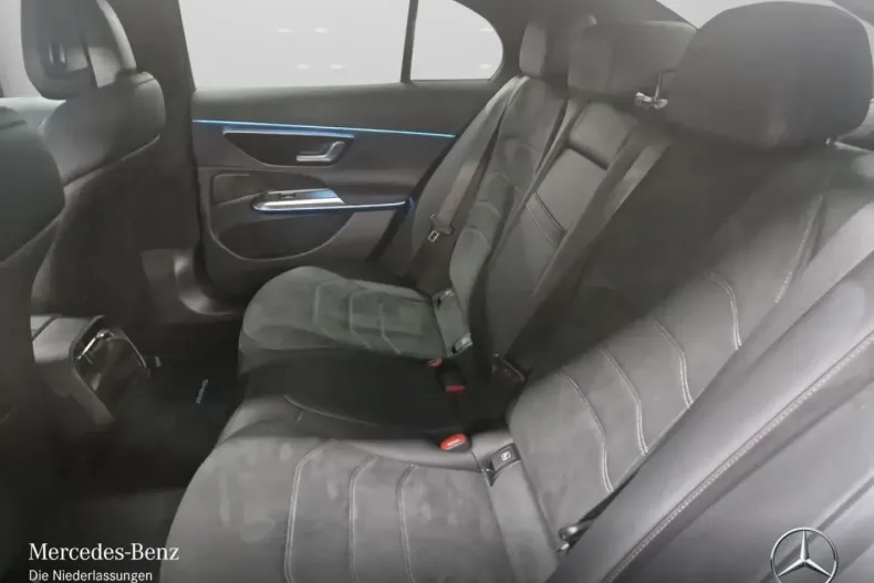 Mercedes-Benz E 300 din 2025 cu 14.681 km - oferta MER175379 - foto 9