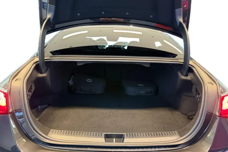 Mercedes-Benz E 53 AMG din 2025 cu 13.760 km - oferta MER175381 - foto 6