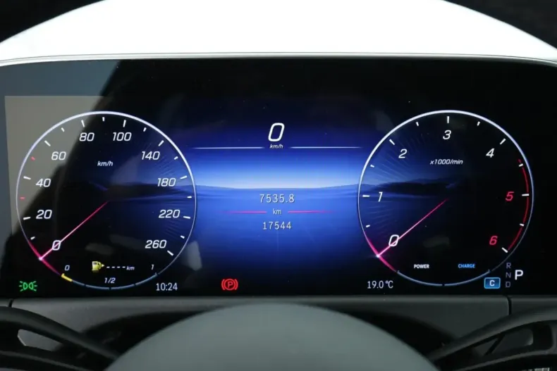 Mercedes-Benz E 220 din 2025 cu 17.741 km - oferta MER175382 - foto 12