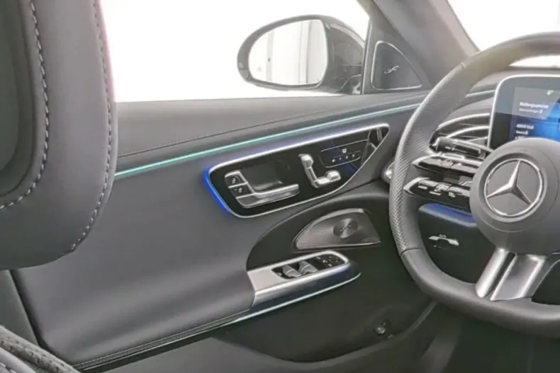 Mercedes-Benz E 300 din 2025 cu 12.220 km - oferta MER175385 - foto 3