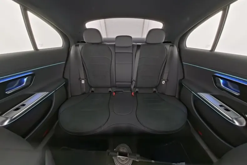 Mercedes-Benz E 300 din 2025 cu 12.220 km - oferta MER175385 - foto 4