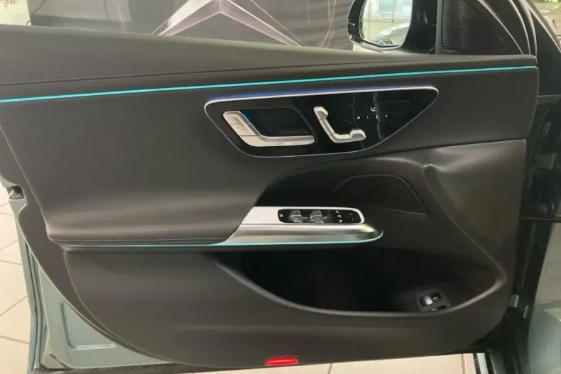 Mercedes-Benz E 300 din 2025 cu 12.237 km - oferta MER175391 - foto 5